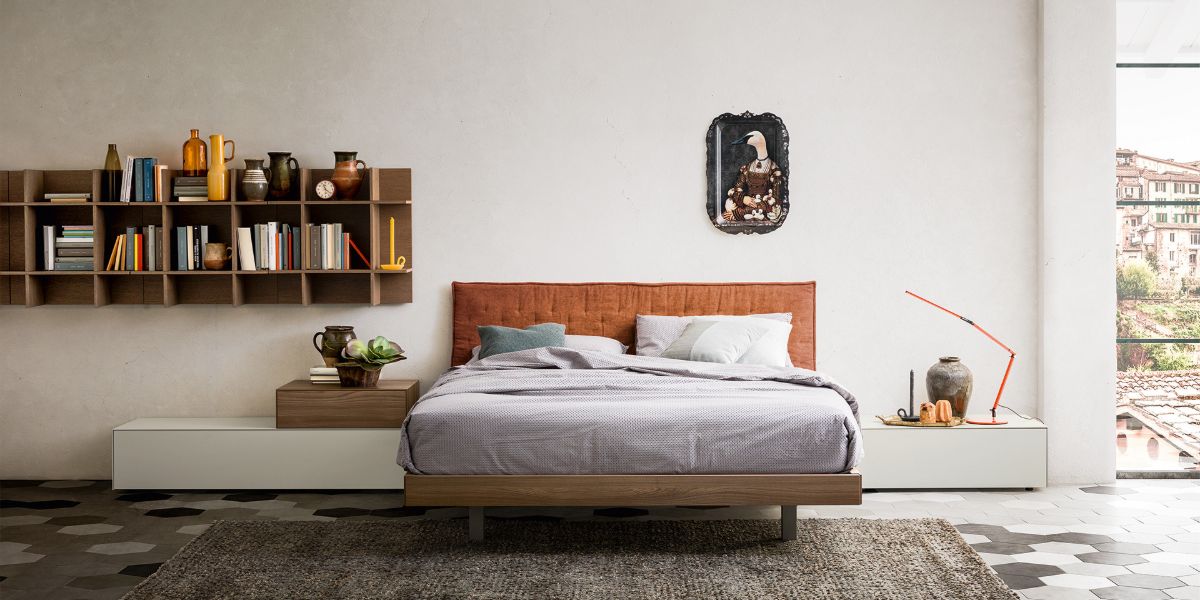 letto matrimoniale marrone chiaro
